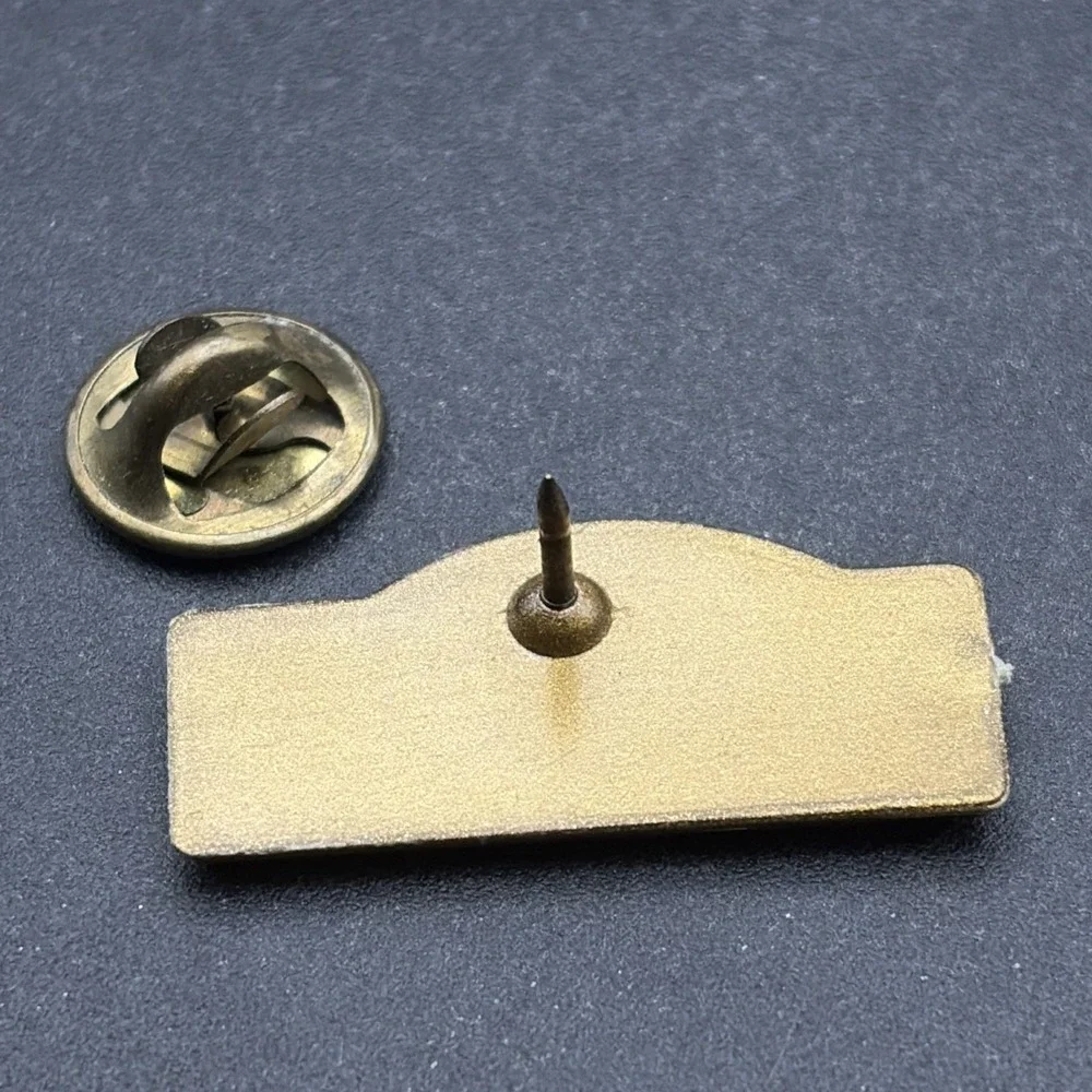 Mississippi Gulf Coast Gulfport Biloxi Plastic Gold Tone Lapel Hat Pin‎